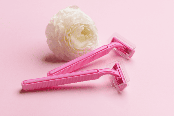 The Best Razors Without a Moisture Strip and How to Shave Without Chemicals 10 pink razors