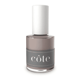 7 Non-Toxic Nail Polish Brands for the Perfect Natural Manicure 9 cote