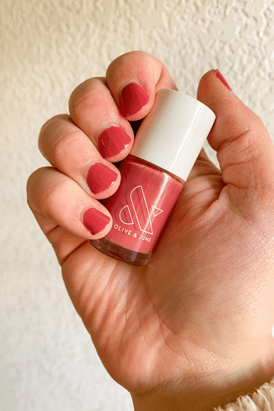 7 Non-Toxic Nail Polish Brands for the Perfect Natural Manicure 2 nontoxic nail polish 1