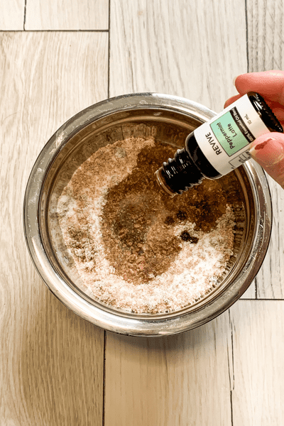 Decadent DIY Peppermint Mocha Sugar Scrub (With or Without Coffee Grounds!) 2 peppermint latte essential oil blend