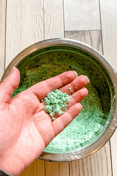 Easy DIY Shower Steamers Recipe with 5 Aromatherapy Options 7 diy shower steamers1