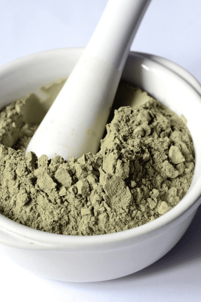 11 Best Natural Bath Bomb Colorants (And Which to Avoid!) 2 green clay