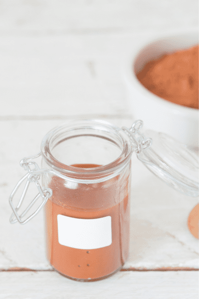 11 Best Natural Bath Bomb Colorants (And Which to Avoid!) 3 red clay powder