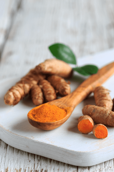 11 Best Natural Bath Bomb Colorants (And Which to Avoid!) 4 turmeric powder