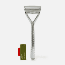 The Best Razors Without a Moisture Strip and How to Shave Without Chemicals 3 leaf shave safety razor