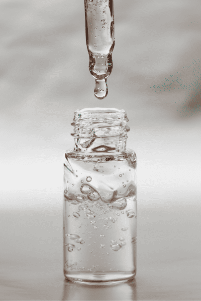 Salicylic Acid and Hyaluronic Acid: Should You Use Both? 3 clear hyaluronic acid