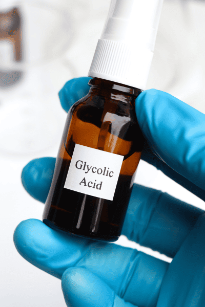Glycolic Acid Vs Salicylic Acid: Which is Better? 3 bottle of glycolic acid