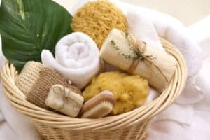 25 Beauty Gift Basket Ideas with Natural and Organic Options 3 natural organic beauty