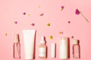 15 Clean Beauty Gifts for Valentine’s Day to Treat Your Girlfriends 15 clean beauty gifts