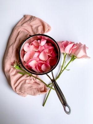 How to Make Rose Water at Home (No Rosebush Needed!) 4 rosewater flatlay