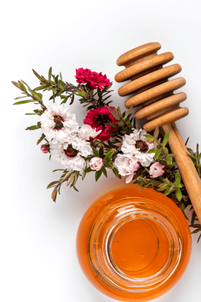 manuka honey and flowers